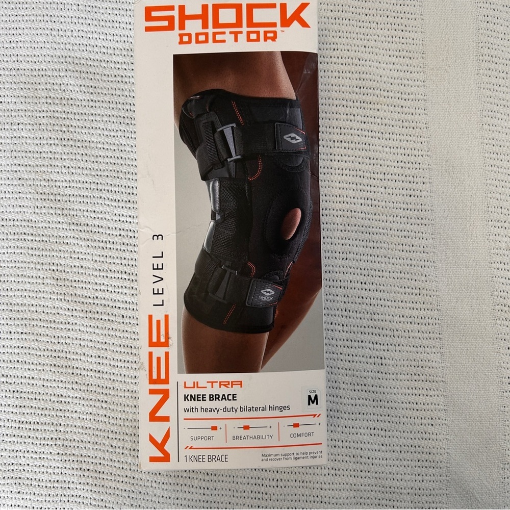 Shock Doctor Knee Brace Size M , Compression Level 3 Support w/ Bilateral Hinges